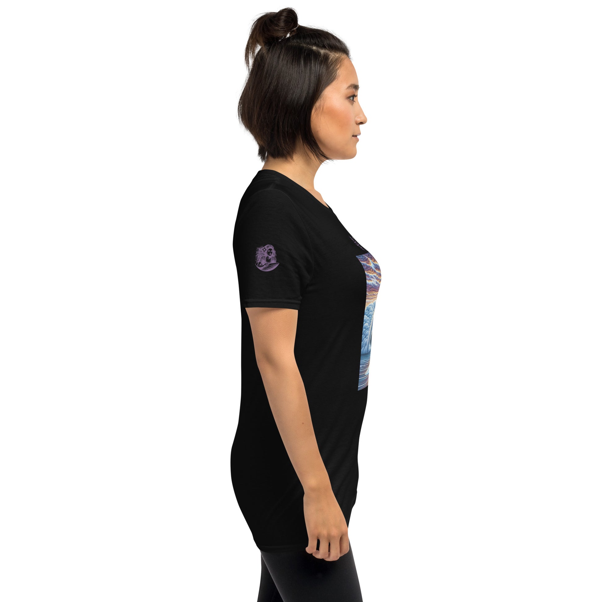 Wahine Surfing T-Shirt T-shirt Pa'akai & Kukui