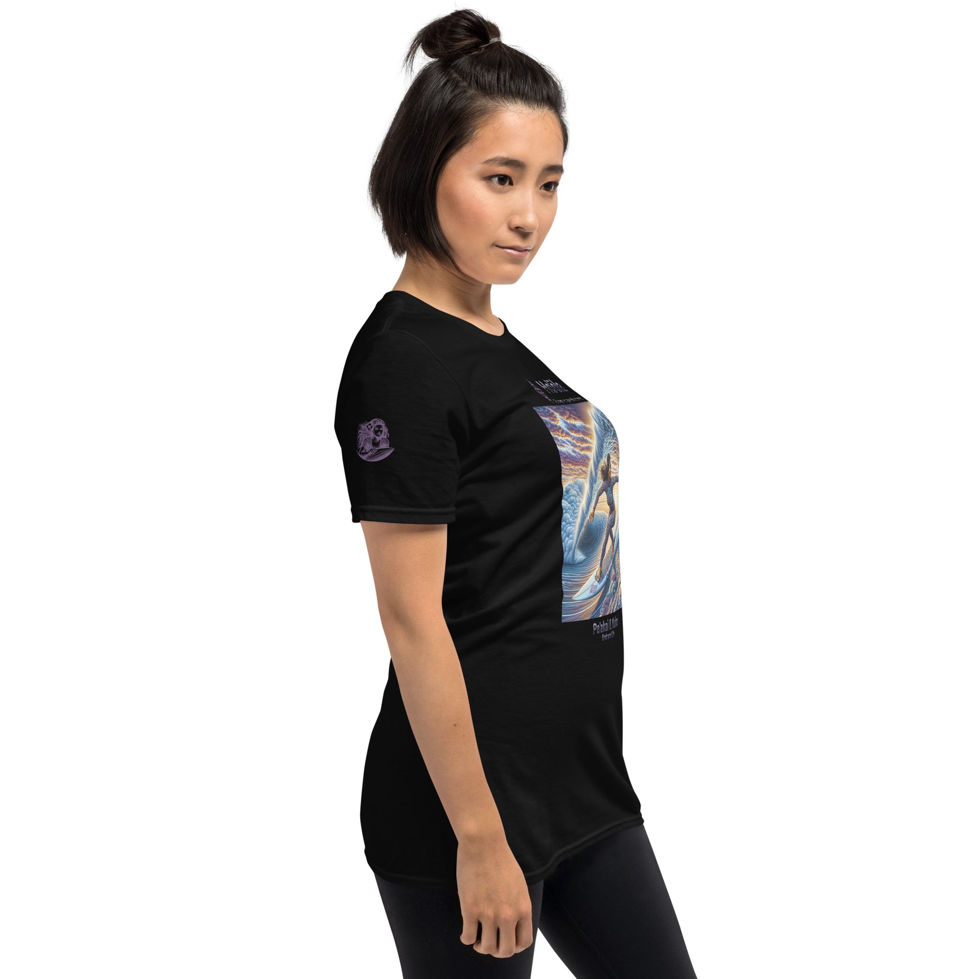 Wahine Surfing T-Shirt T-shirt Pa'akai & Kukui