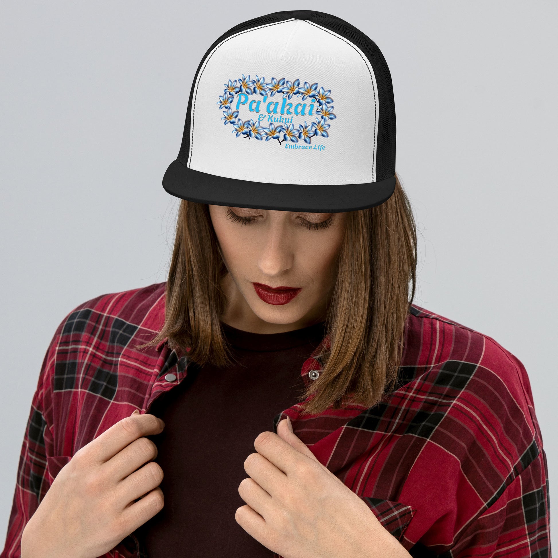 Pua mēlia Trucker Cap Trucker Hat Pa'akai & Kukui