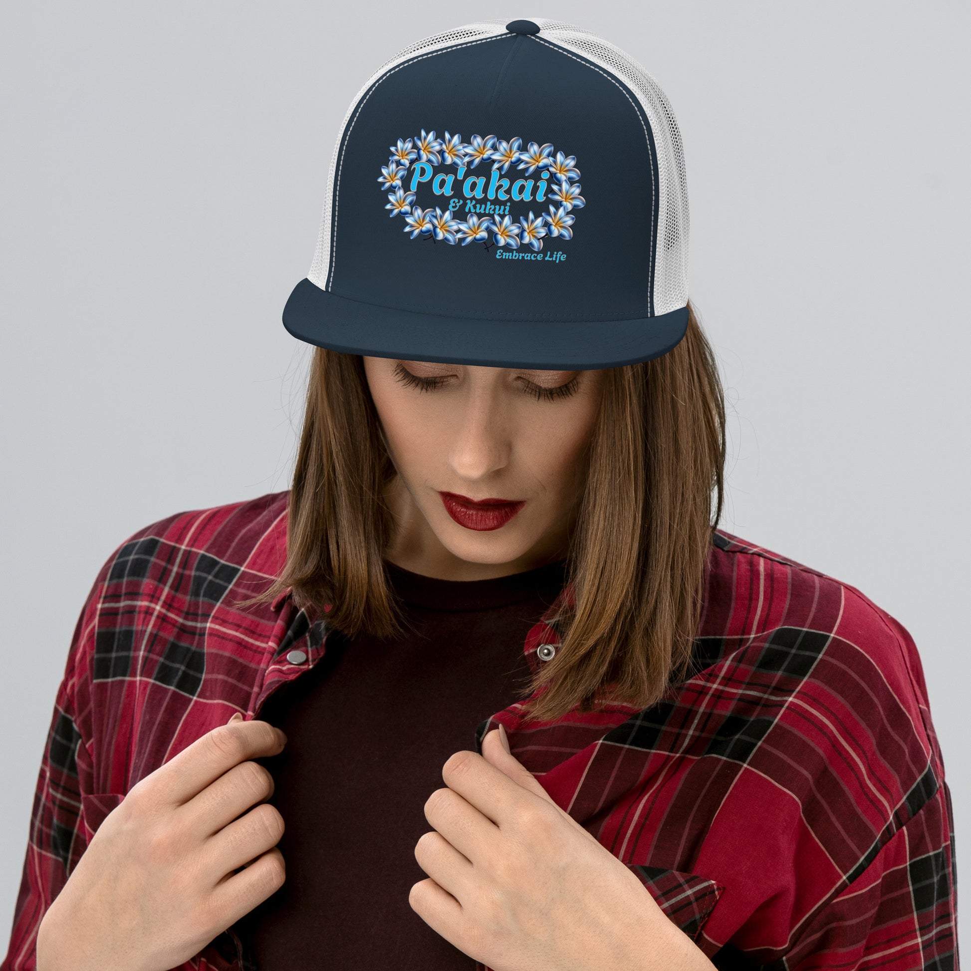 Pua mēlia Trucker Cap Trucker Hat Pa'akai & Kukui