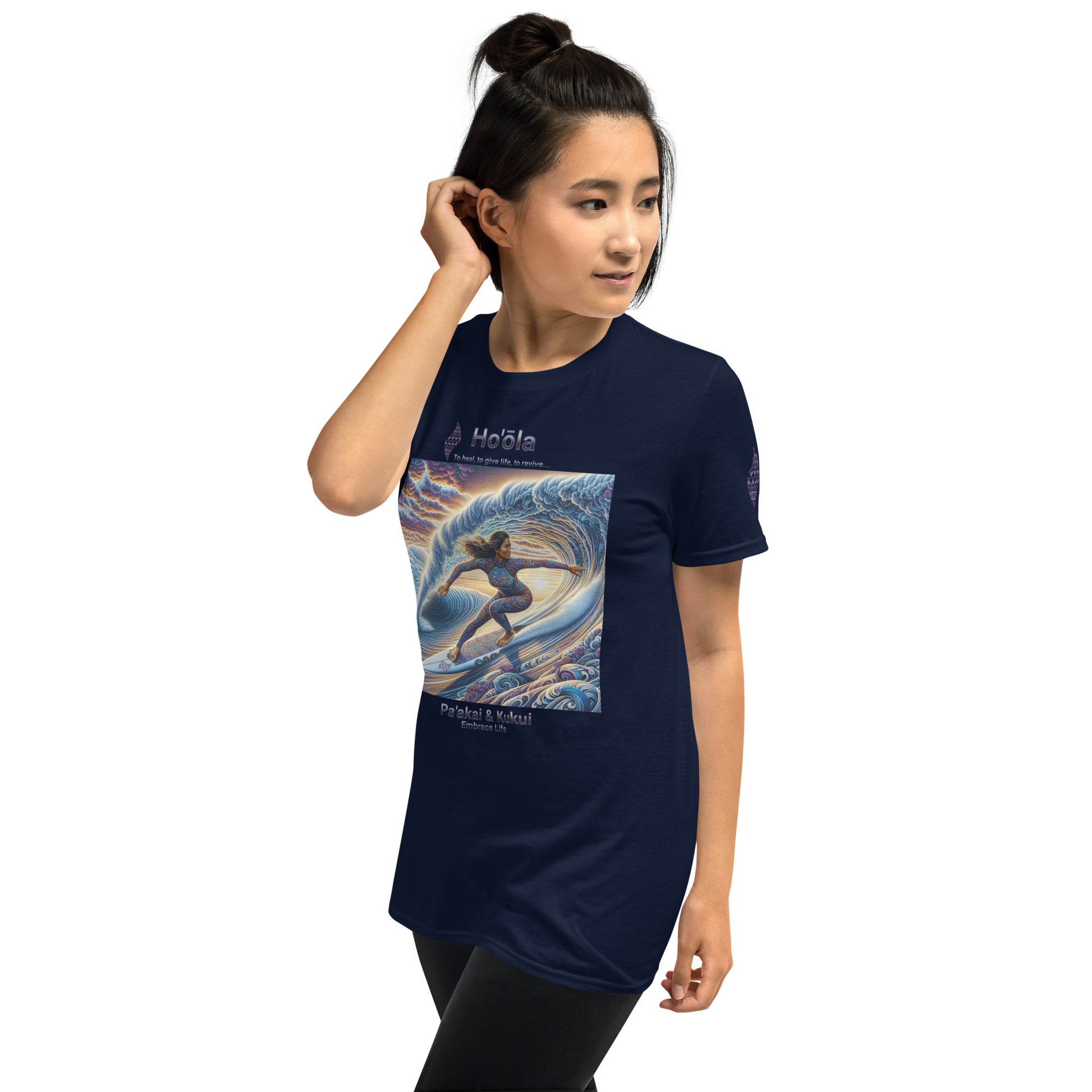 Wahine Surfing T-Shirt T-shirt Pa'akai & Kukui