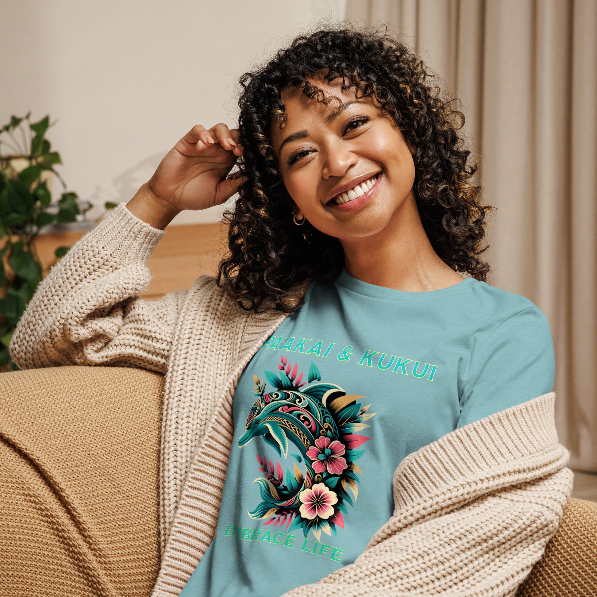 Tribal Naiʻa Women's Hawaiian Relaxed T-Shirt — Polynesian Dolphin Streetwear T-shirt Pa'akai & Kukui Heather Blue Lagoon