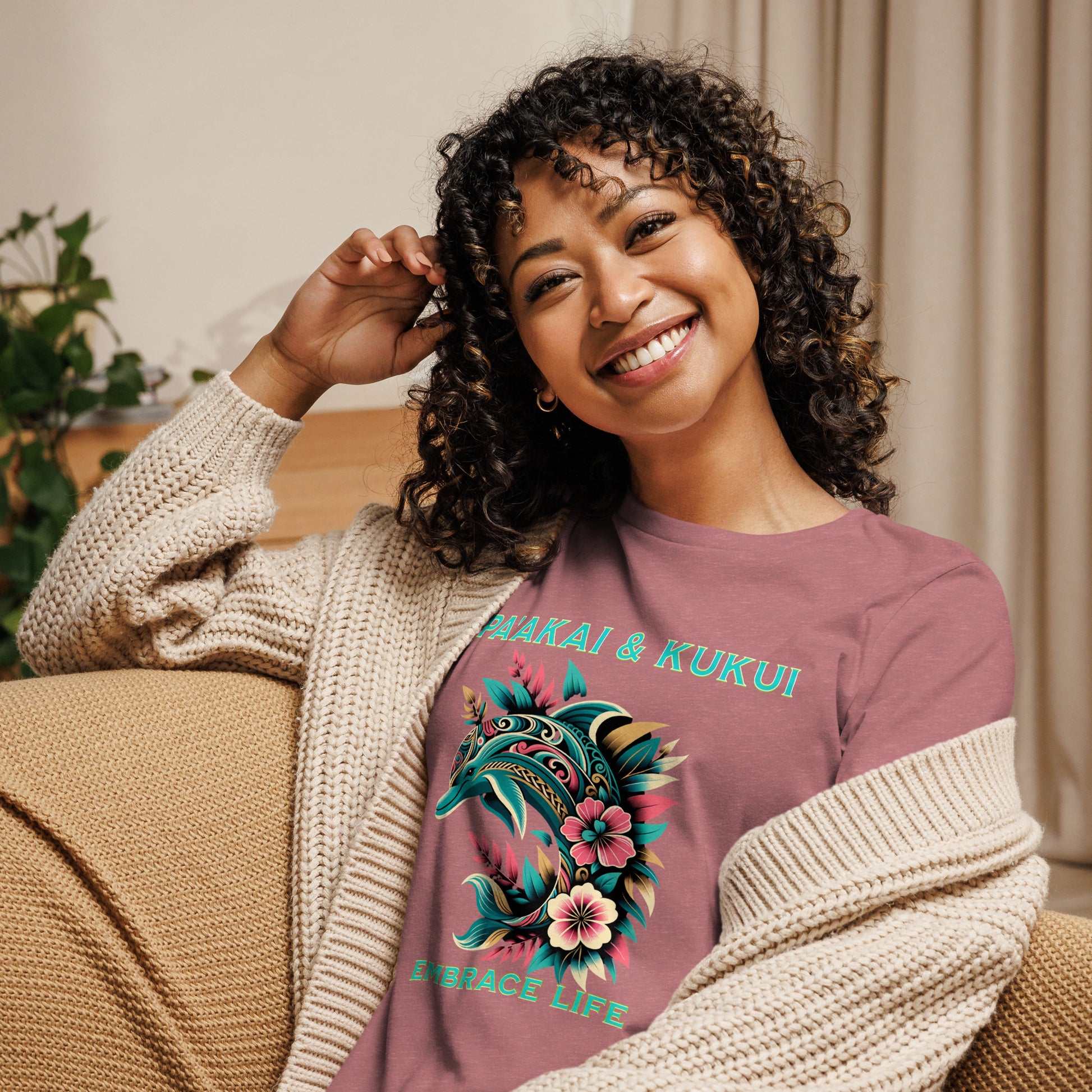 Tribal Naiʻa Women's Hawaiian Relaxed T-Shirt — Polynesian Dolphin Streetwear T-shirt Pa'akai & Kukui Heather Mauve